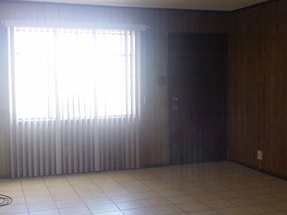 5th image of 8233 Williamette Ave