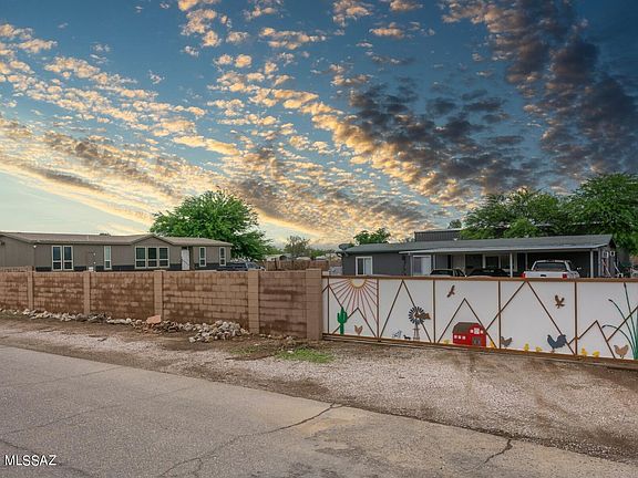 2nd image of 5331 W Calle Maverick