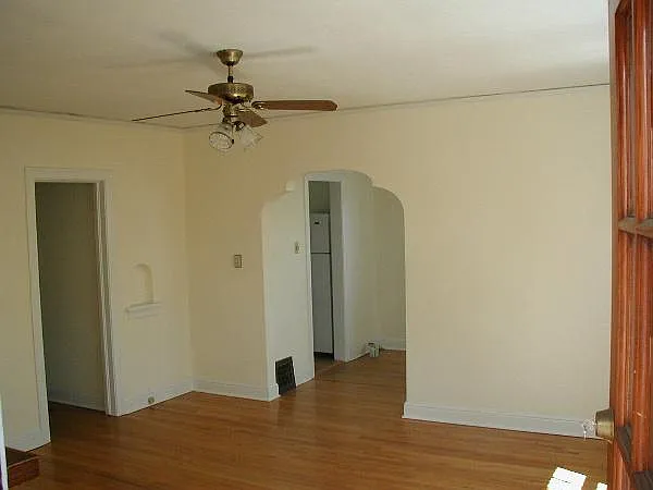 366 S Lincoln St — Photo 4