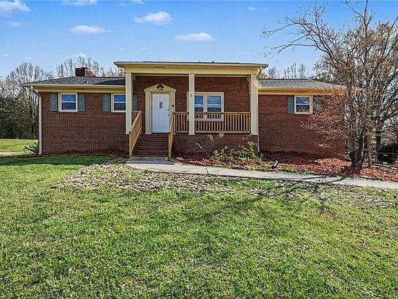 3rd image of 196 Havenwood Dr