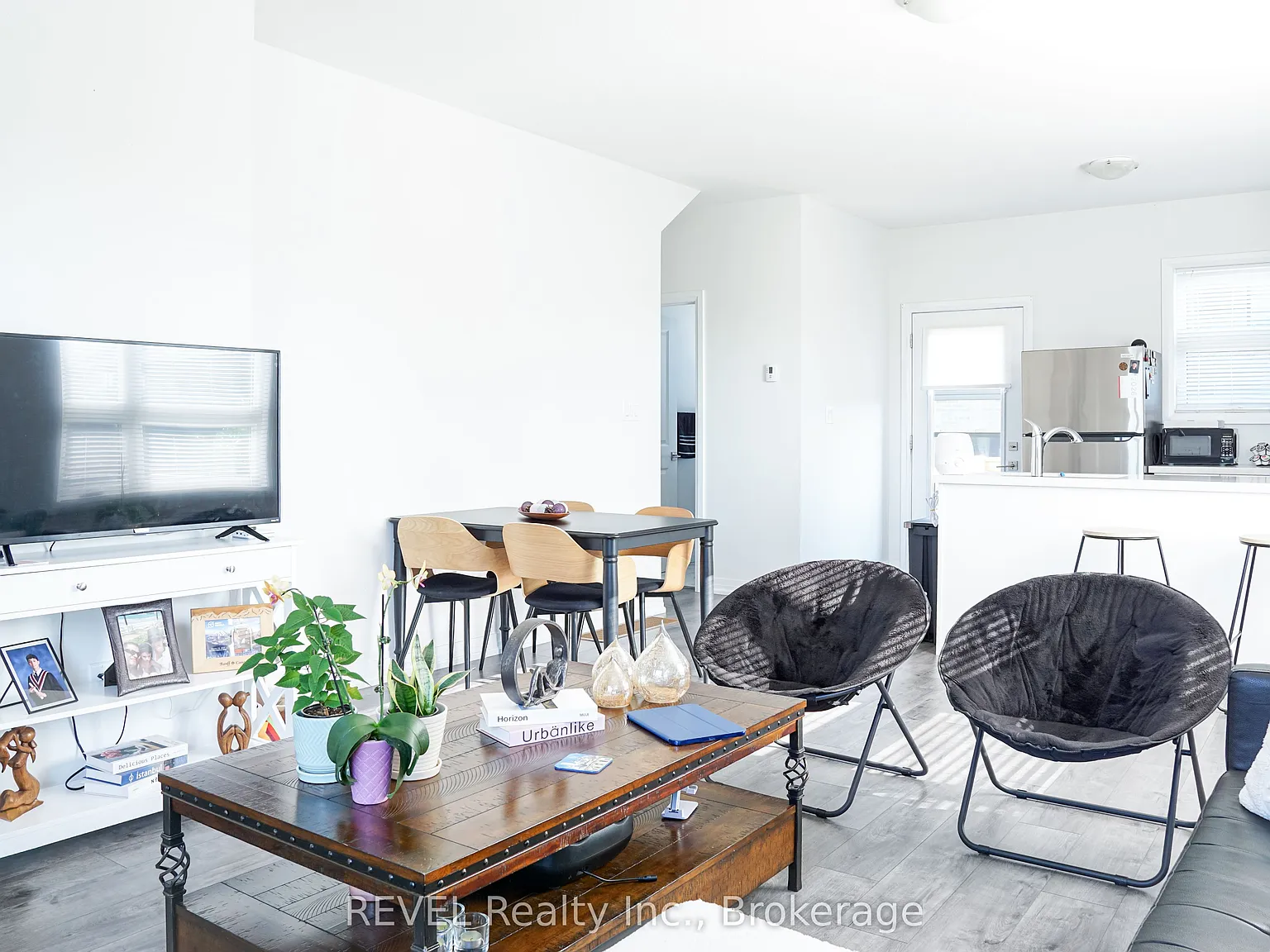2 bed, $2,050 — Photo 3
