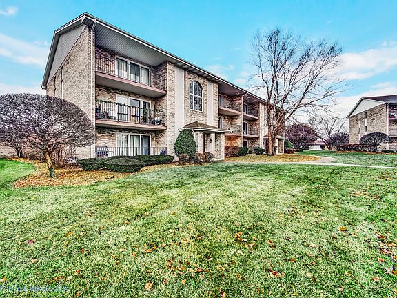 2nd image of 15801 S 76th Ave APT 1B