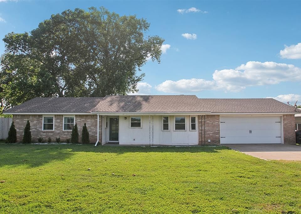 1st image of 870 S Cemetery Rd