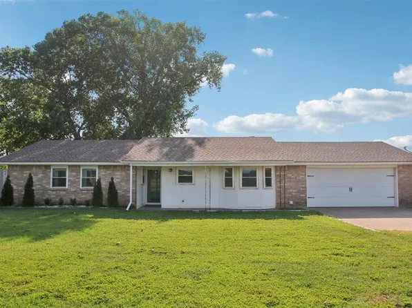 870 S Cemetery Rd, Tuttle, OK 73089