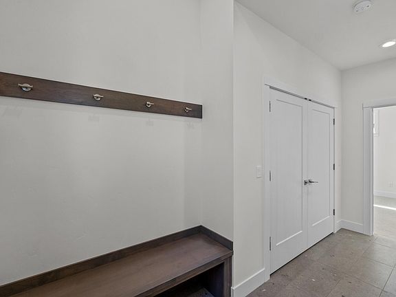 4th image of 61300 McRoberts Ln #23