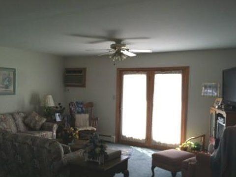 4th image of 20 Tower Ln