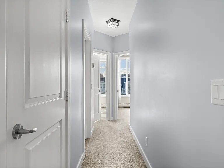 328 21st Ave SW #501 — Photo 11