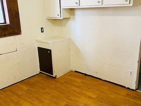 5th image of 714 N Cottage Grv APT 2