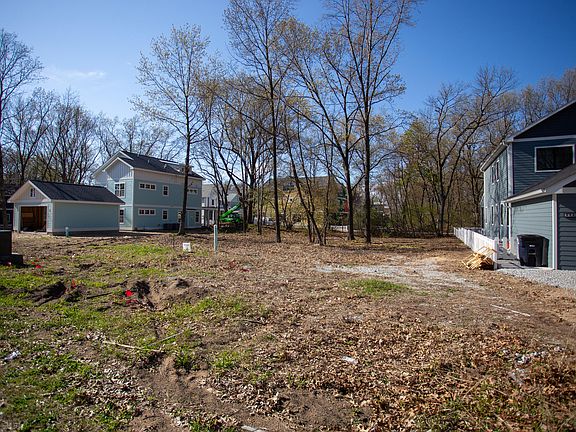 2nd image of 822 Washington Park Blvd