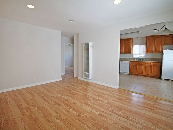 3rd image of 407 N Elena Ave APT 4