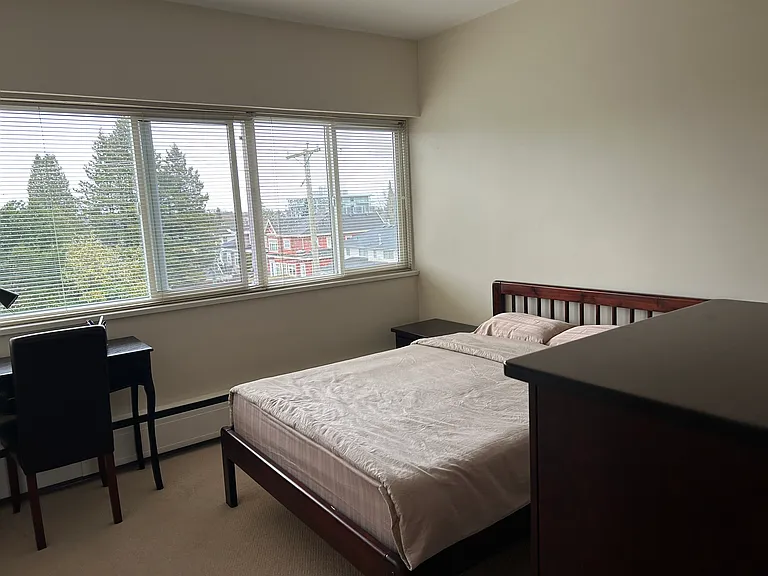 5550 Cambie St — Photo 4