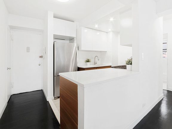 3rd image of 288 Lexington Ave #12BB