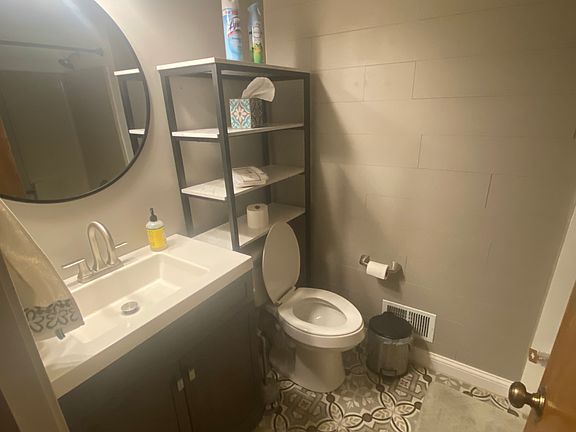 Bathroom #2. Has shower and bathtub.