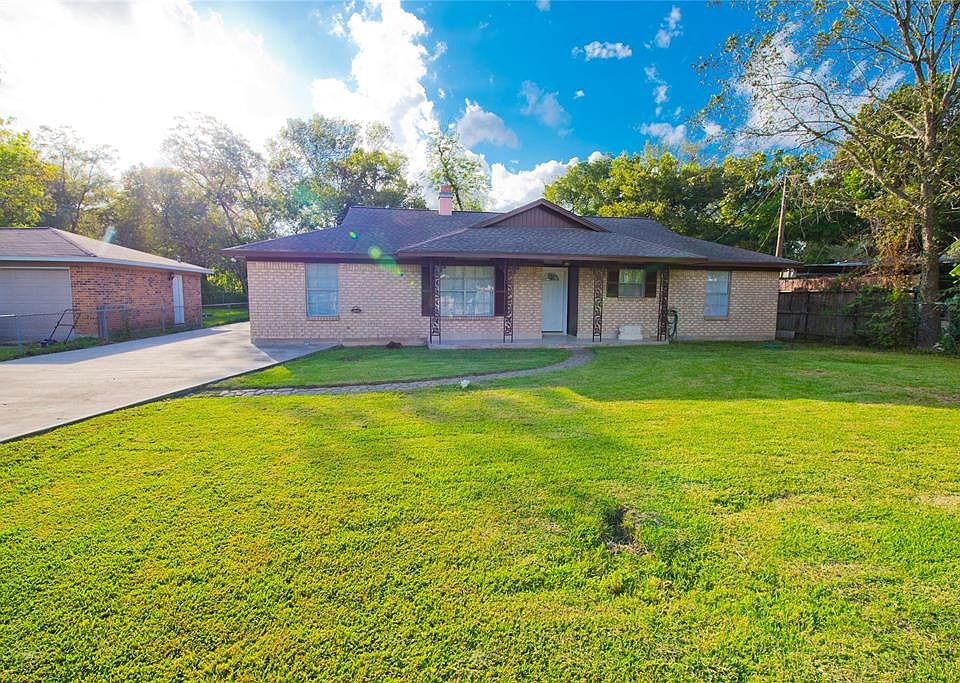 1st image of 13501 Courrege Ln