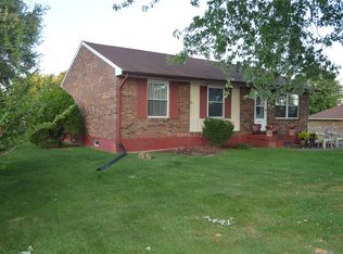 1104 S Woodland Dr, Radcliff, KY