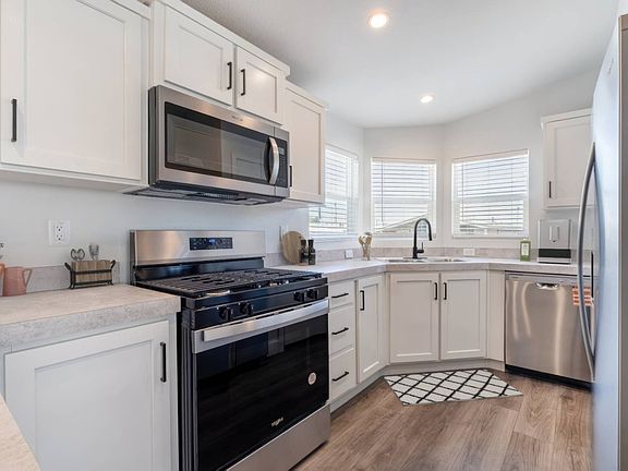 3rd image of 601 N Kirby St Spc 339