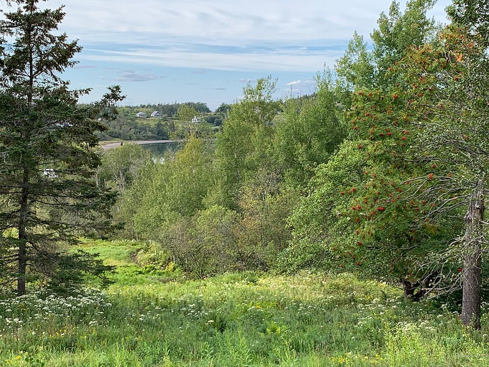 1st image of 10 Redoubt Hl