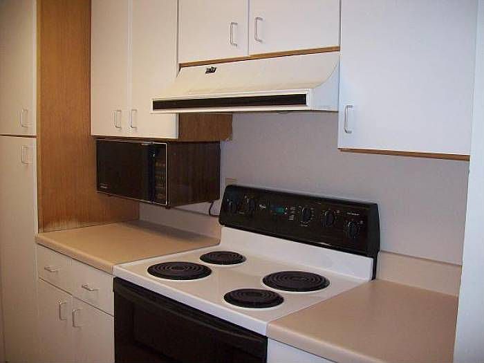 Fully Applianced Kitchen