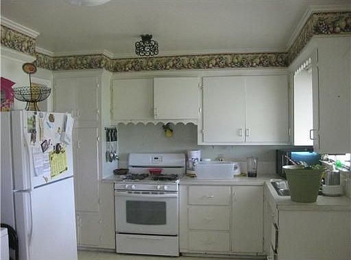 2nd image of 310 Harve St