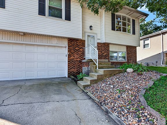 2nd image of 2319 Anchor Dr