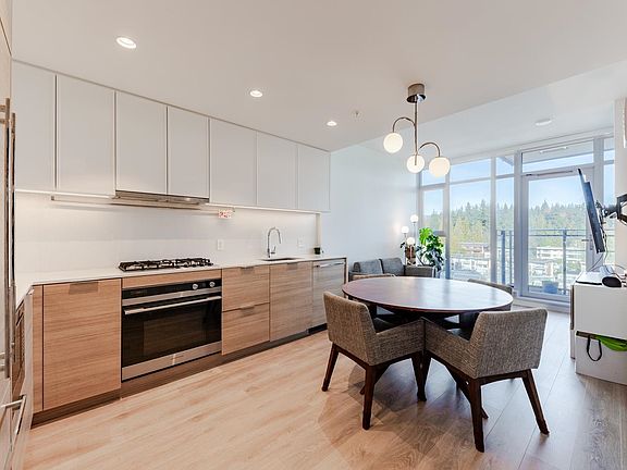 4th image of 1045 Austin Ave #808