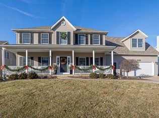 2078 Plum Tree Rd, Bettendorf, IA 52722