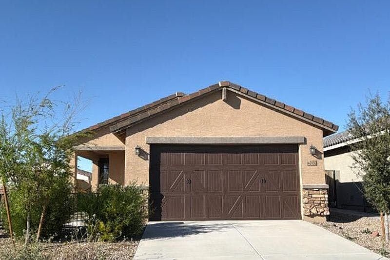 1st image of 40130 W Rio Lobo Dr