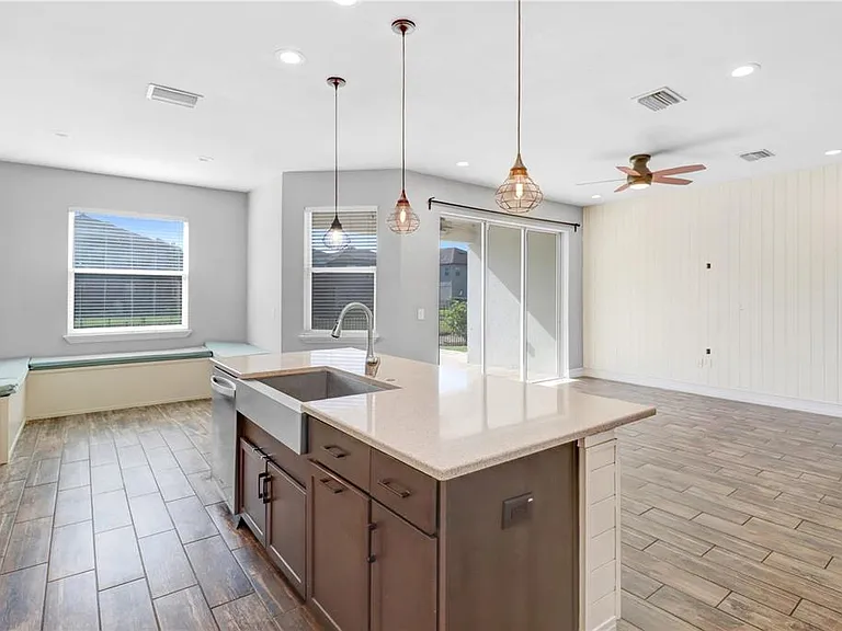 16325 Hyde Manor Dr — Photo 9