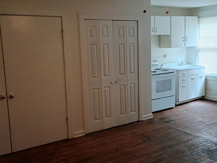 Studio, 1.0 bath, $695 — Photo 3