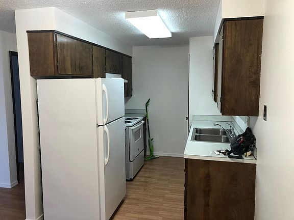 5th image of 406 S 66th Ave Unit D
