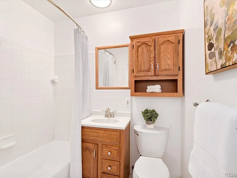 7896 E Jefferson Pl — Photo 11