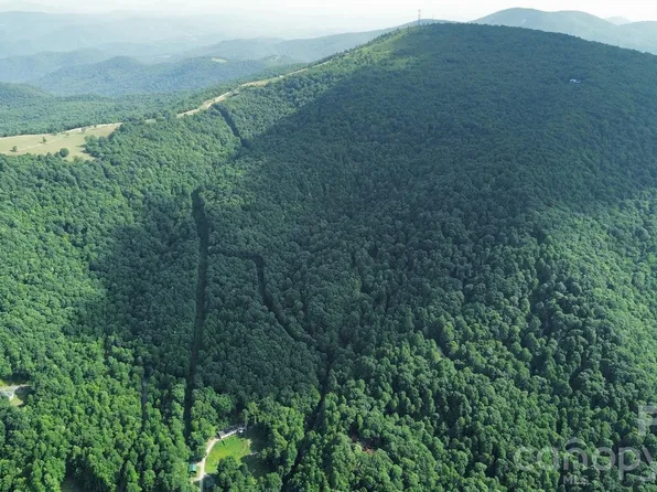 64 Clay View Dr, Fairview, NC 28730