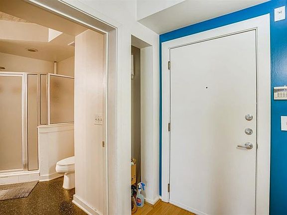 2nd image of 800 Peachtree St NE APT 1213