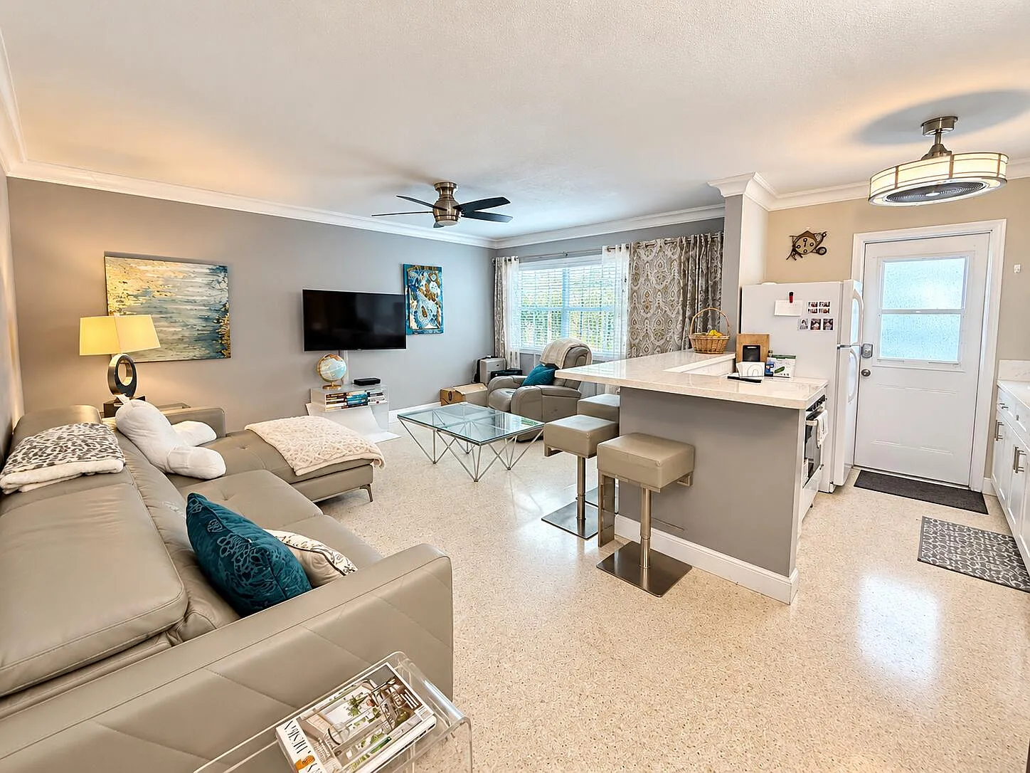 1 bed, 1.0 bath, 640 sqft, $1,900 — Photo 3