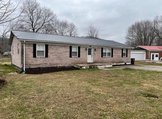 25 Plum St, Stanton, KY 40380