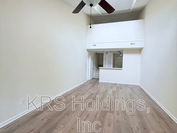4921 Hollenden Dr APT 303, Raleigh, NC 27616