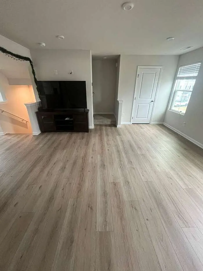 3 bed, 2.5 bath, 1576 sqft, $1,795 — Photo 4