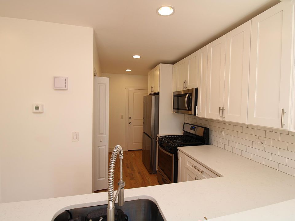 1st image of 2509 N Clybourn Ave #1