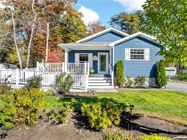 2 Cheryl Ln, Coventry, RI 02816