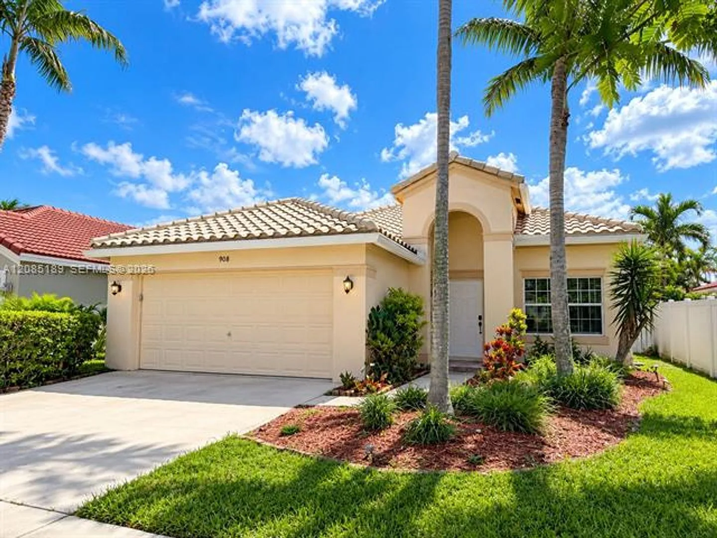 908 Tanglewood Cir # 0, Weston, FL 33327 — Photo 4