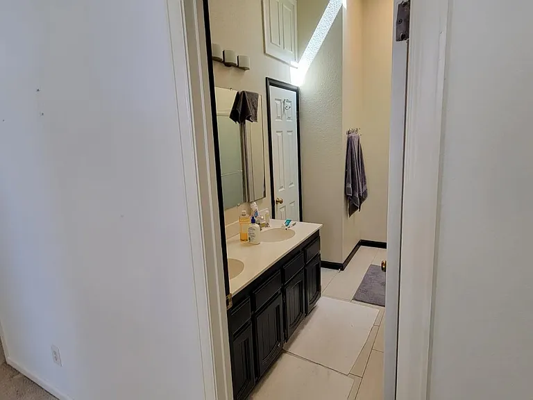 2215 Glenarm Pl — Photo 29