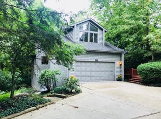 551 E Cooke Rd, Columbus, OH 43214