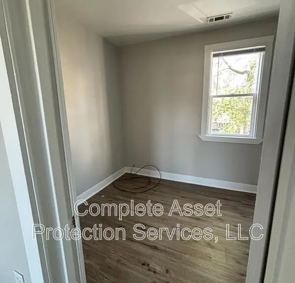 3732 Deodar St — Photo 5