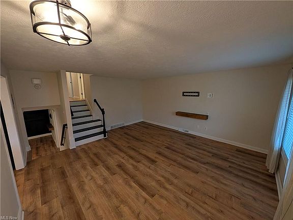 5th image of 8645 Courtland Dr
