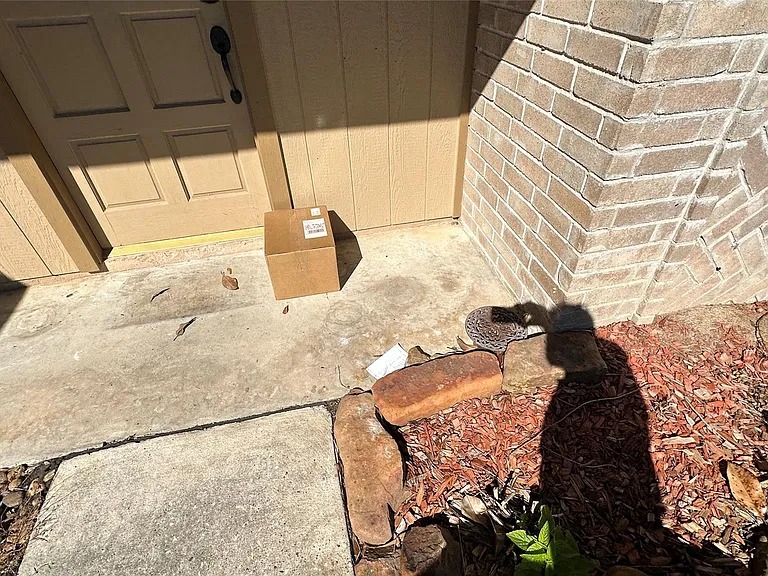8607 Knoll Forest Dr — Photo 2