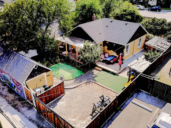 632 Battle St, Kamloops, BC V2C 2M3