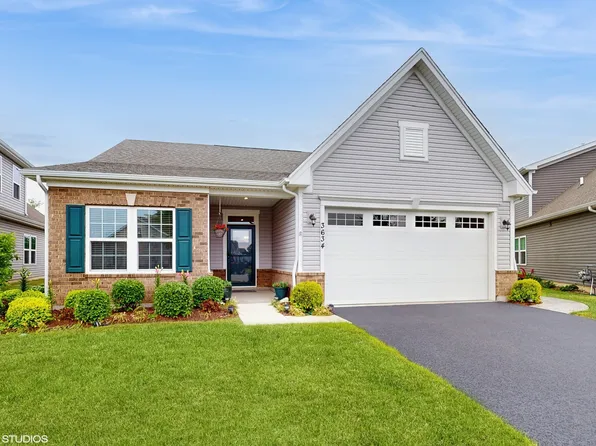 3634 Reddington Cir, Elgin, IL 60124