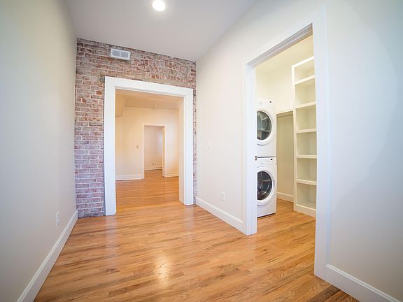 3rd image of 3513 Wyandotte St APT 1N