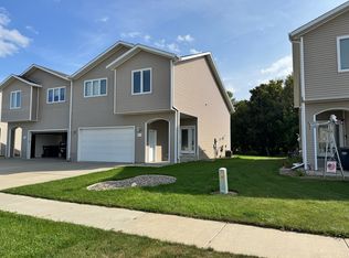 3717 McKenzie Dr SE, Mandan, ND 58554