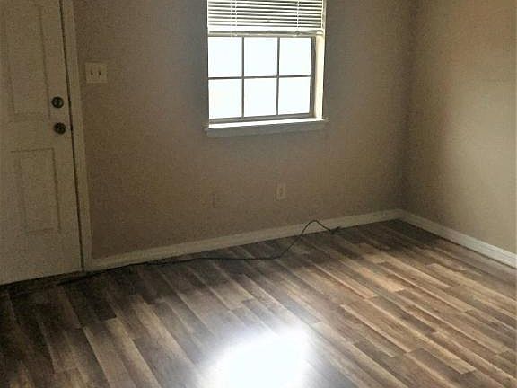 4th image of 1406 E O St